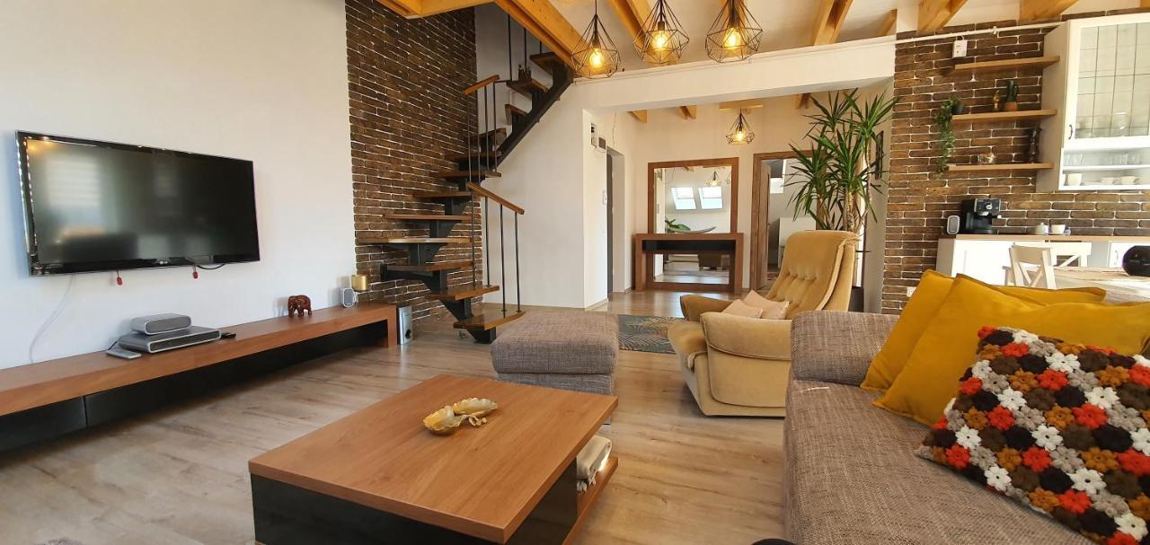 Târgu-Mureş Hoobee Home & Rooftop Terrace المظهر الخارجي الصورة